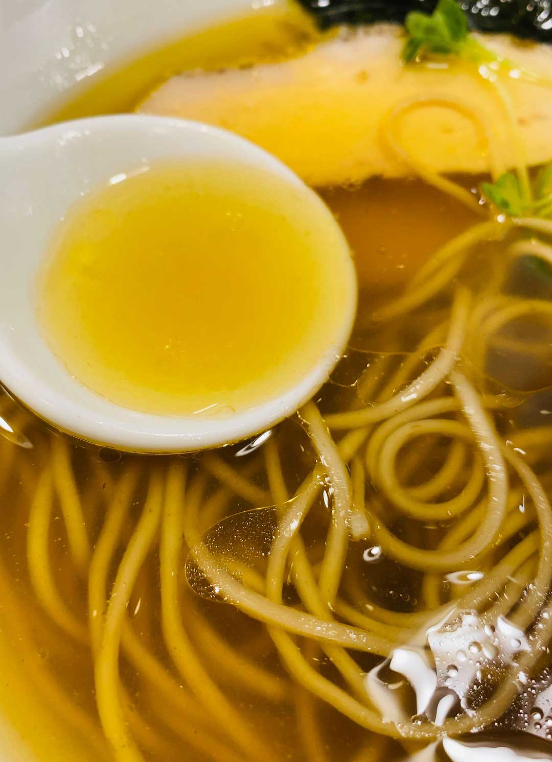 白しょうゆのスープ｜だるま製麺所